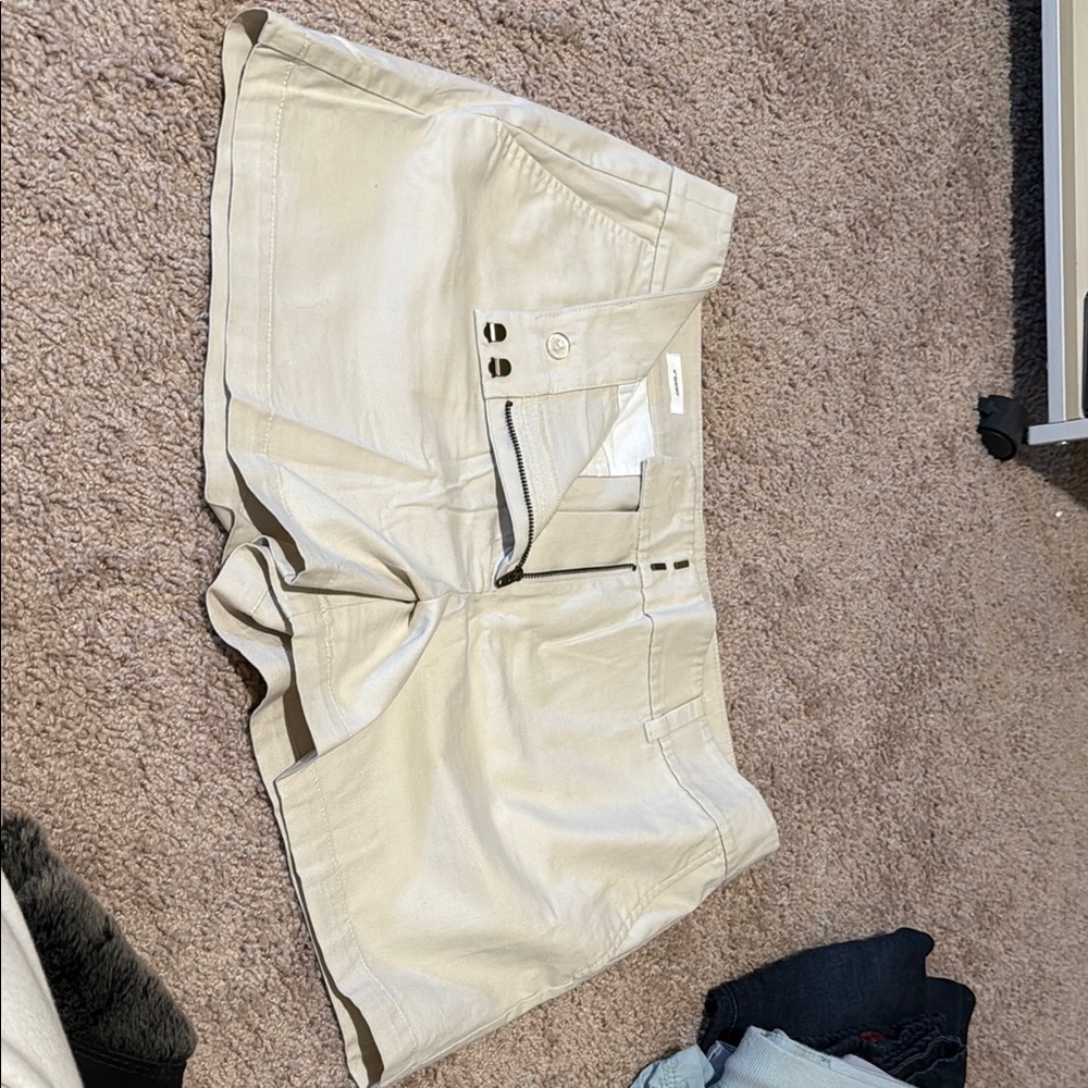 LOFT Cream Women's Shorts